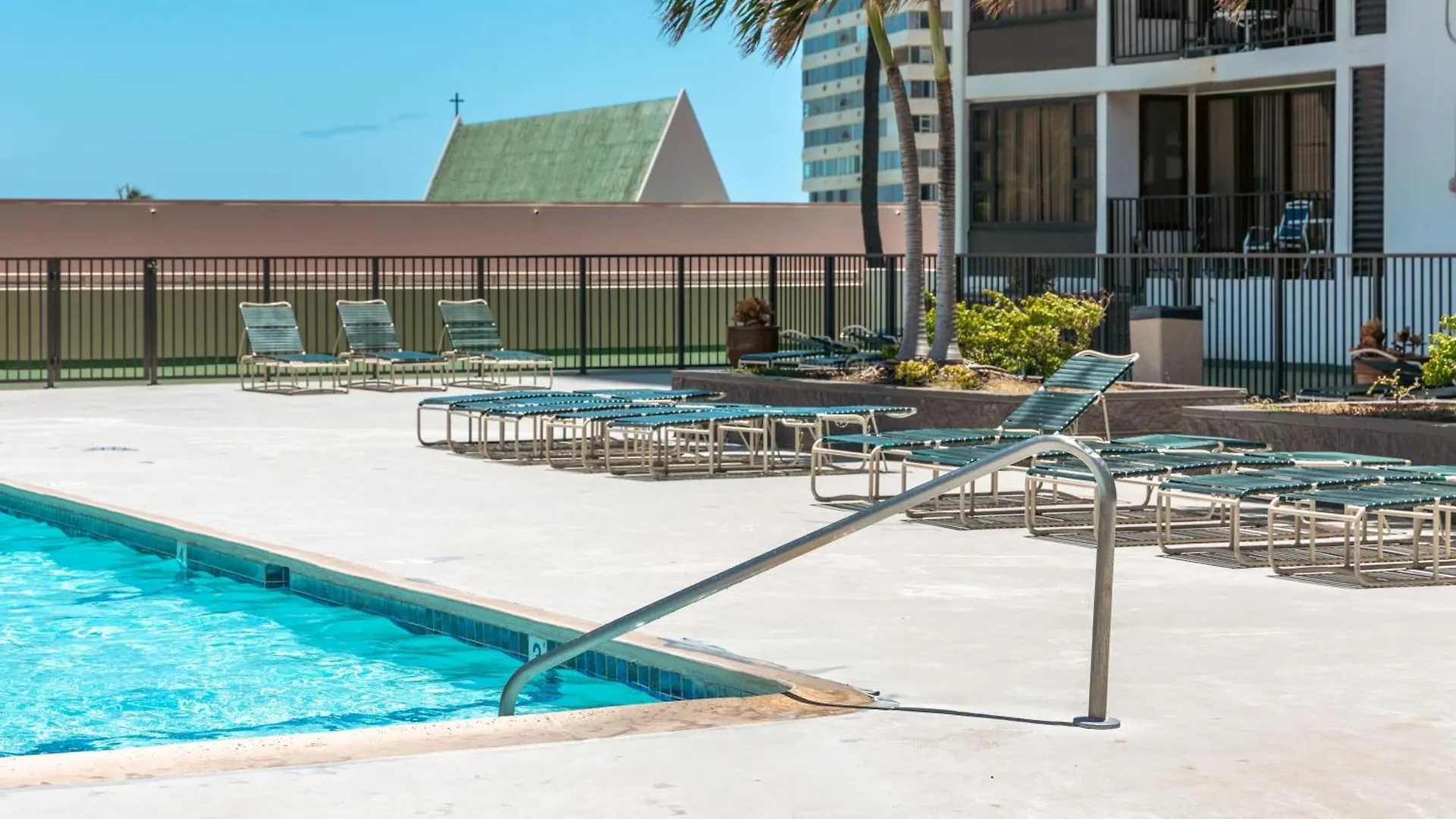 Lägenhet Tropical Gem Near Waikiki Beach With Free Parking! Honolulu
