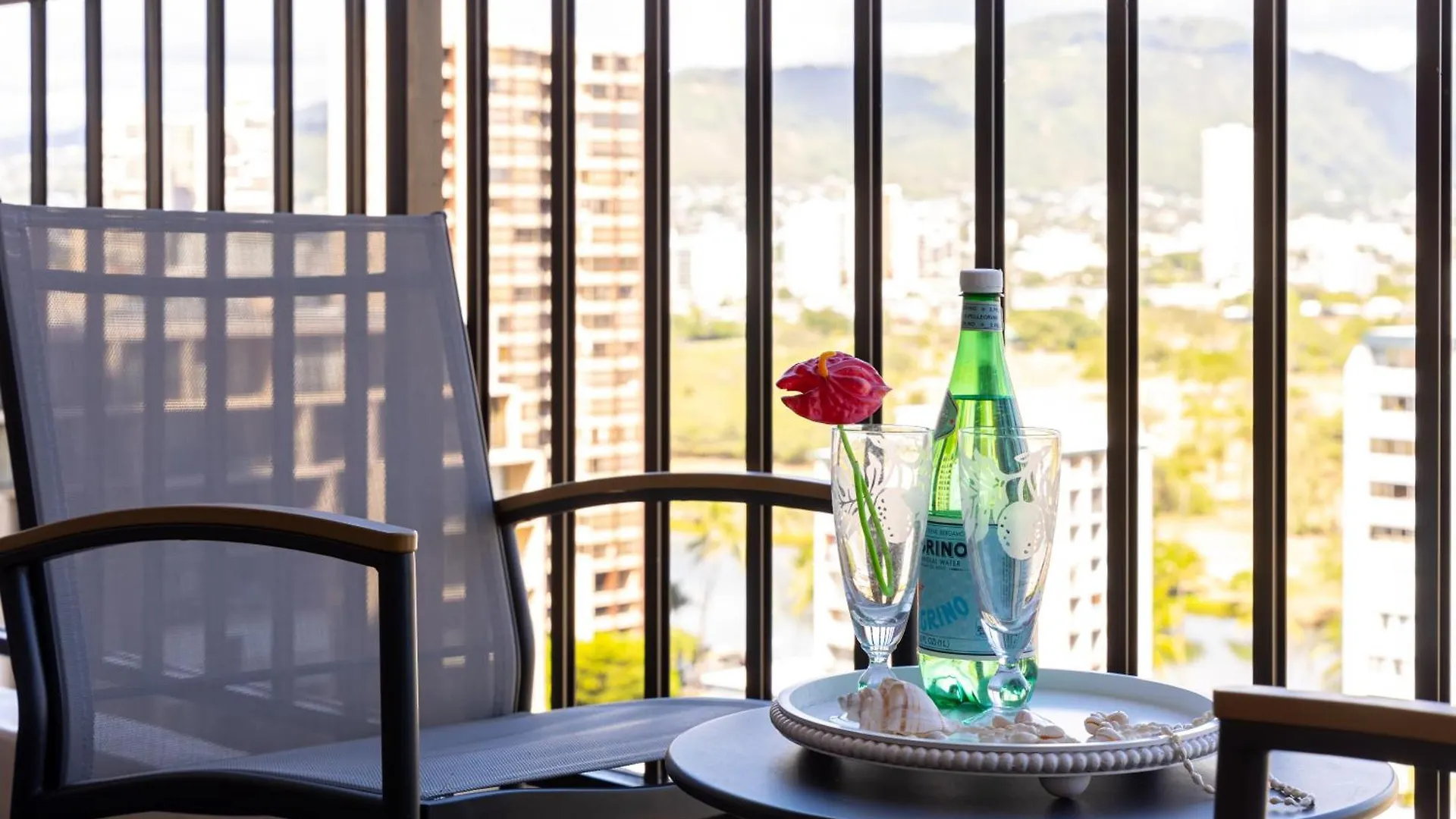 Tropical Gem Near Waikiki Beach With Free Parking! Honolulu 0*,  USA