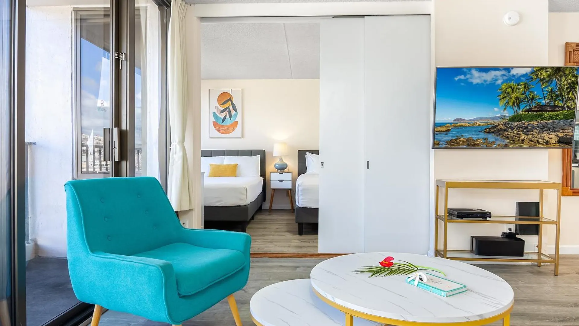Tropical Gem Near Waikiki Beach With Free Parking! Honolulu Lägenhet