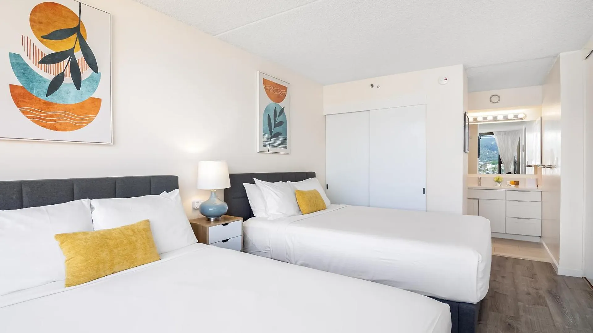 Tropical Gem Near Waikiki Beach With Free Parking! Honolulu Lägenhet