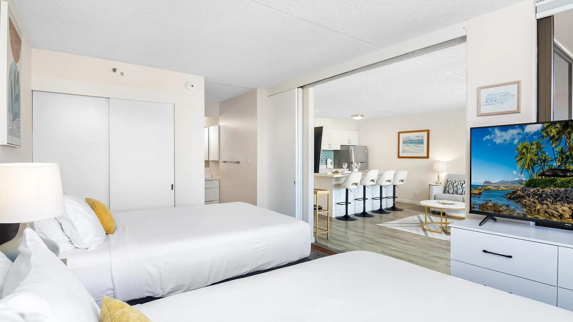 Tropical Gem Near Waikiki Beach With Free Parking! Honolulu Lägenhet